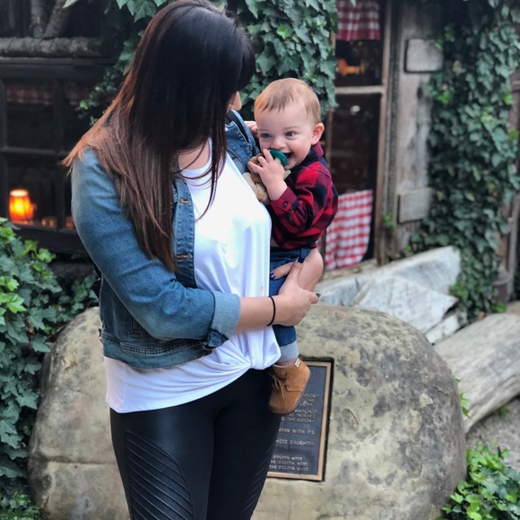 Meet your Posher, Stephanie - Picture 2 of 5